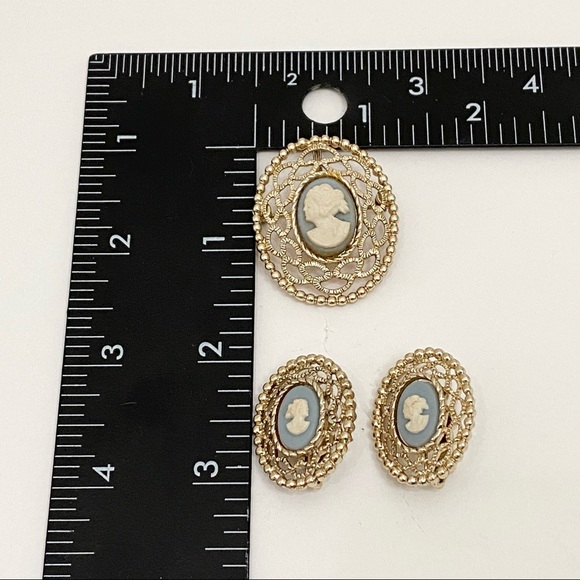 Vintage Sarah Coventry Cameo Earrings & Brooch - Picture 14 of 15